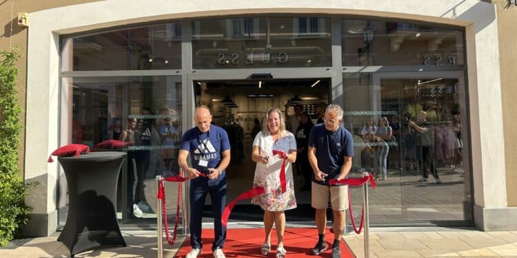 Commerces : le village de marques de Miramas inaugure son magasin Adidas