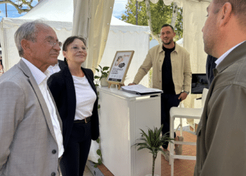Sophie Joissains en visite sur les stands des Estivales du logement samedi 14 septembre 2024 (Crédit Gomet')