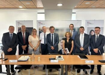 Benoît Delaunay entouré des responsables académiques par département et des responsables du rectorat Aix Marseille