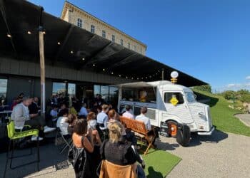 Pitch party au Grand Bain de la French Tech au Pharo (Crédit Gomet')