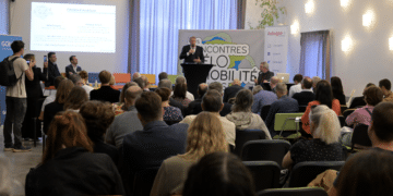 Gérard Gazay, maire d'Aubagne, en ouverture des 3e Rencontres du vélo et des mobilités douces (Crédit Gomet'/JYD)