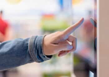 Comment les écrans de salle de réunion facilitent la vie au travail