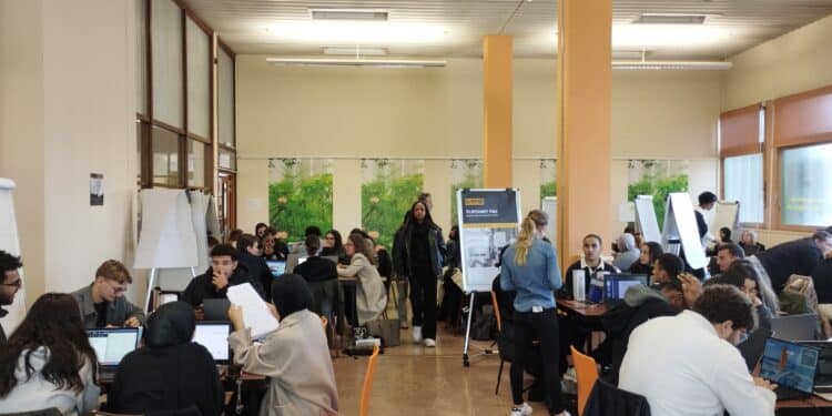 Les étudiants de l'IUT Aix-Marseille engagés dans le business game CreatIvUT (Crédit IUT Aix-Marseille)