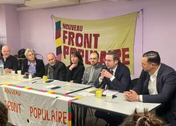 Les représentants des composantes du NFP étaient invités à s'exprimer lors de l'AG organisée par les collectifs (crédit : JRG / Gomet')