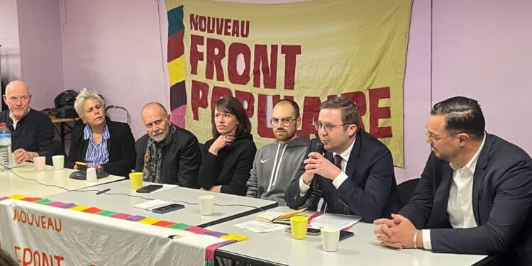 Les représentants des composantes du NFP étaient invités à s'exprimer lors de l'AG organisée par les collectifs (crédit : JRG / Gomet')