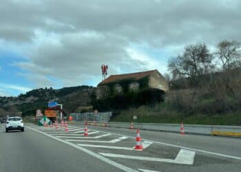 Opération de sécurisation en cours sur la bretelle d'accès à l'A55 depuis l'A7 au niveau des Pennes-Mirabeau (Crédit Gomet')