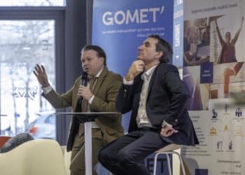 Matthieu Capuono (au micro) et Pierre Joubert. (Crédit Gomet'/JYD)