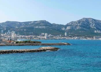 La mairie veut réaménager le littoral Sud, qui s'étend de la marina olympique à la Pointe rouge (crédit : JYD / Gomet')