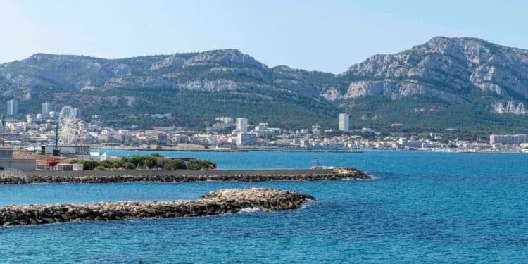 La mairie veut réaménager le littoral Sud, qui s'étend de la marina olympique à la Pointe rouge (crédit : JYD / Gomet')