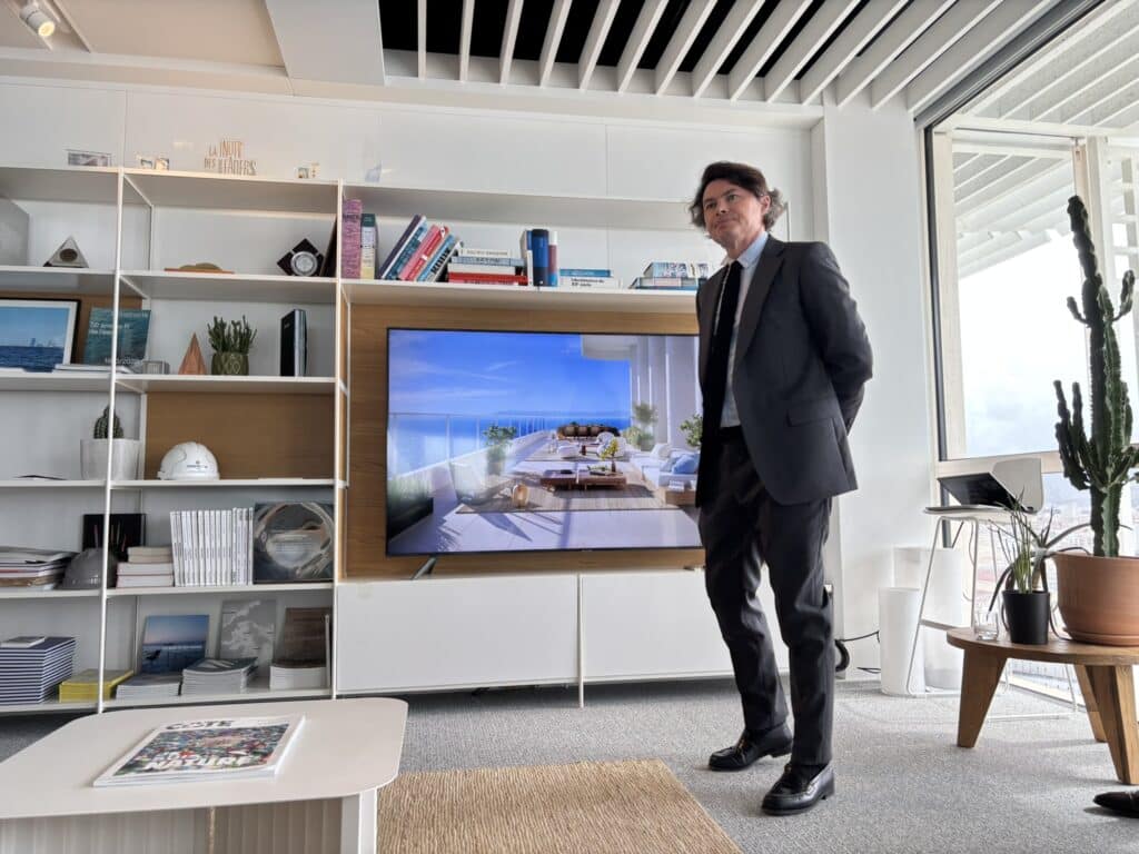 Jean-Baptiste Pietri dans les locaux de Constructa présente M99 (Crédit Gomet')