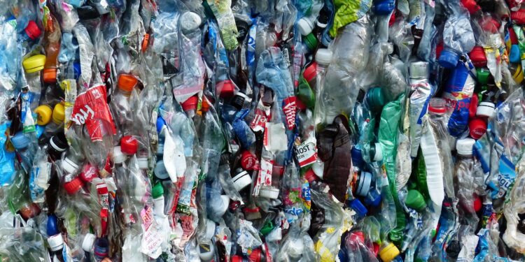 Tri sélectif bouteilles plastique