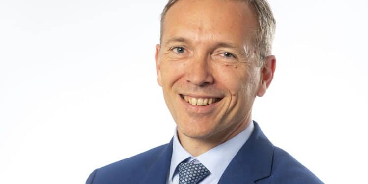 Panel emploi régional Apec : un cadre sur deux envisage de démissionner