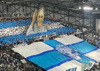 [En image] L’hommage de l’Orange Vélodrome au pape François