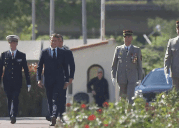 Macron légion étrangère Aubagne