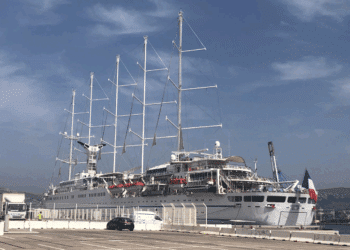 Club Med 2 en escale à Marseille : visite à bord avec le commandant