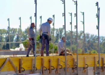 Les 39 métiers en tension ouverts aux travailleurs sans-papiers en région Sud