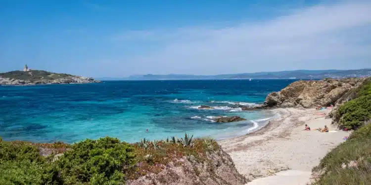 Île des Embiez/ Surfrider lance la page préférée des français