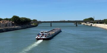 Rhenus transport fluvial Arles