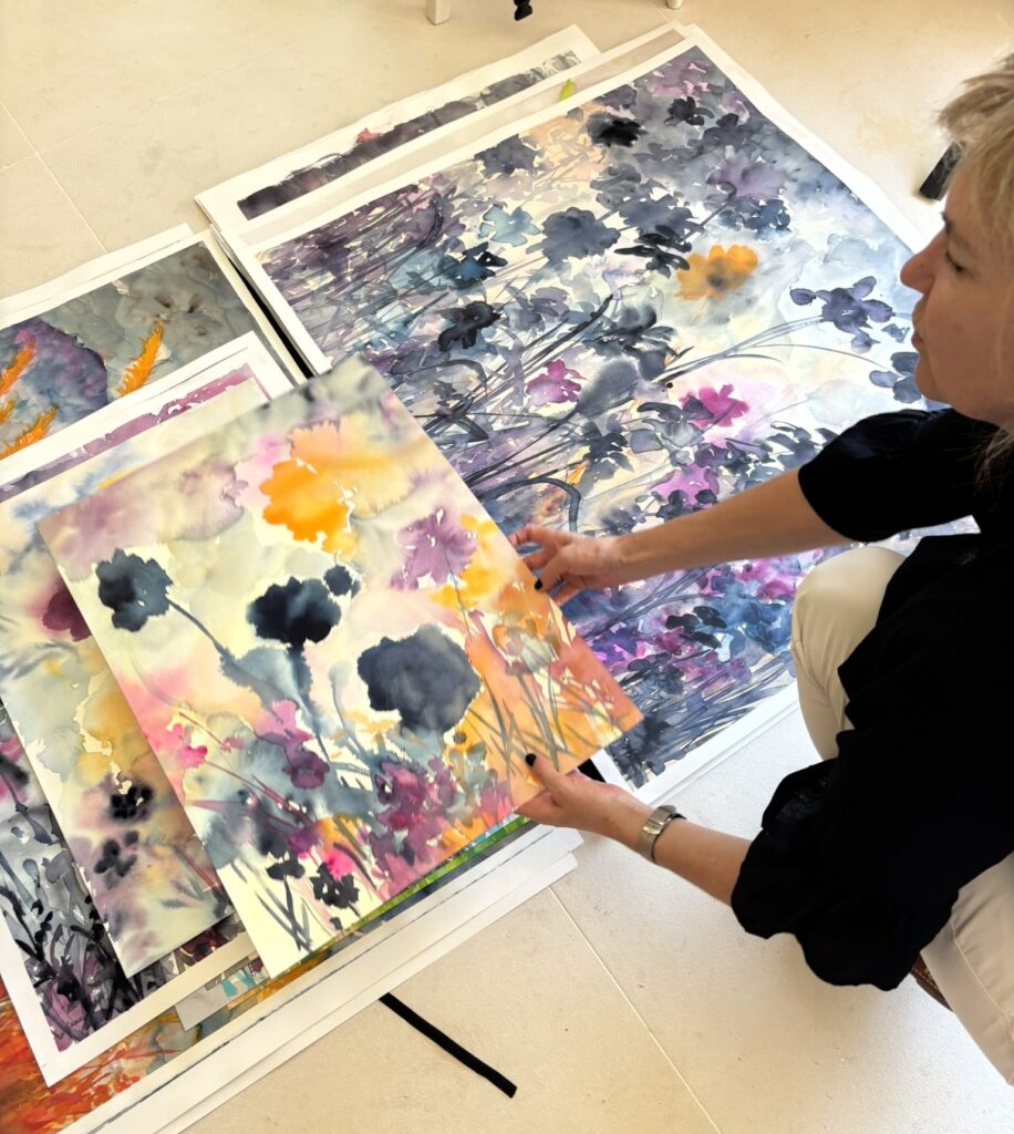 Alexandra Deman à Giens dans son atelier (Crédit Gomet')