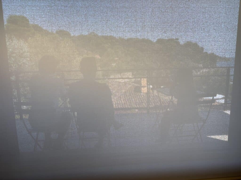 La terrasse du restaurant du Musée Niel port du Niel sur la presqu'île de Giens (Crédit Gomet')