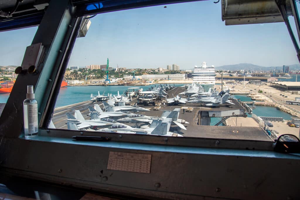 Pont d'envol de l'USS Truman, ancêtre de l'USS Gerald Ford en juin 2022 / Crédits photo : Jean-Yves Delattre, archives Gomet'
