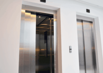 À cause de l’extinction des réseaux 2G et 3G, la majorité des ascenceurs installés en France sont menacés d’être immobilisés