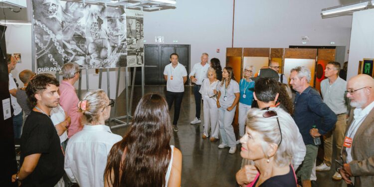 La visite du Cercle des Mécènes d'Art-o-rama (Crédit Tom Chauvin)