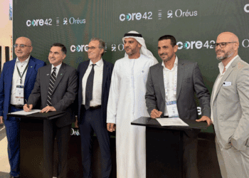 Les dirigeants d'Oréus et ceux de Core 42 en présence de Renaud Muselier au Gitex à Dubaï (Crédit Oréus / DR)
