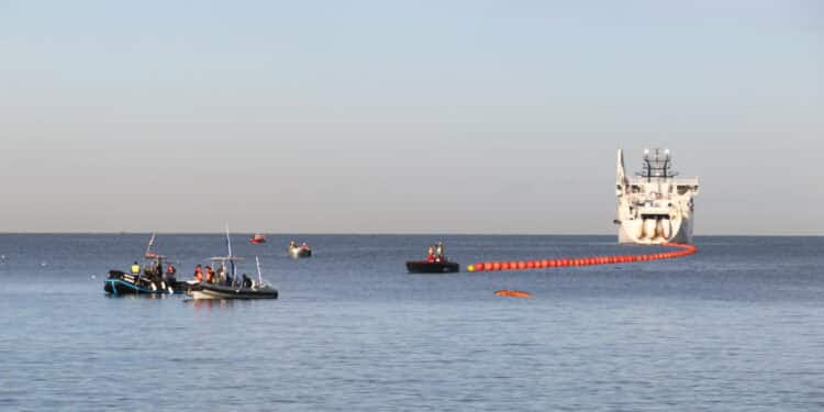 Le navire câblier Sophie Germain d’Orange Marine pour les opérations d’atterrissement du câble Medusa à Marseille mercredi 8 octobre 2025 (Crédit Orange)