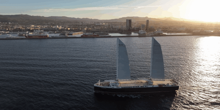 Neoliner Origin de Neoline au large du port de Marseille lundi 6 octobre 2025 (Crédit CMA CGM)