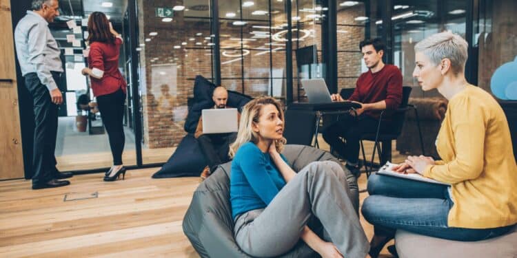 Travail à distance : comment les logiciels façonnent les nouvelles habitudes professionnelles