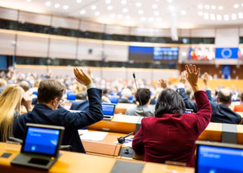 Finance verte : la « simplification », alibi boiteux du « backlash » écologique