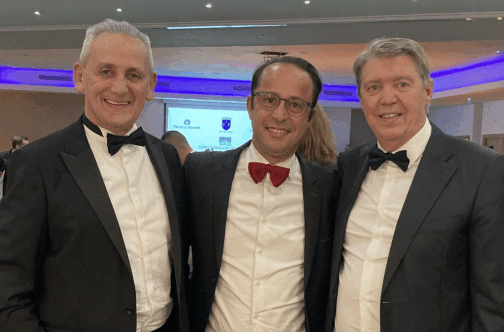 Karim Allouache (au centre) ici avec les élus Bruno Genzana et Gérard Gazay (Crédit DR)