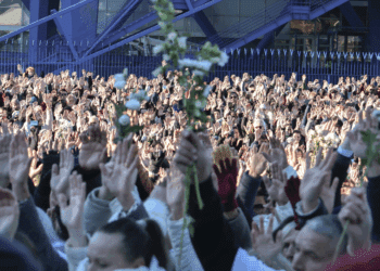 Marche blanche pour Medhi Kessaci à Marseille (Crédit @RenaudMuselier)