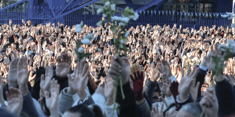 Marche blanche pour Medhi Kessaci à Marseille (Crédit @RenaudMuselier)