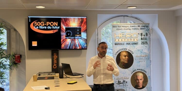 Thierry Valette, représentant de Orange Innovation présente la nouvelle fibre Orange