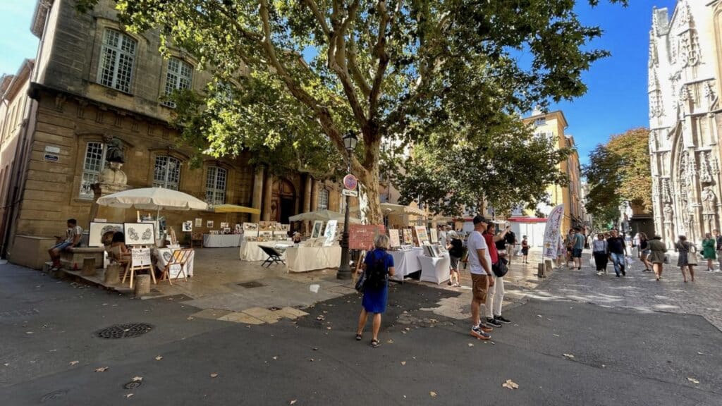 Tous les week-end, Aix accueille le marché d'artistes d'Art et création du Sud