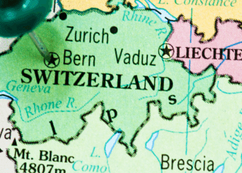 Les différences de salaire entre la Suisse et la France : un écart structurant et ses impacts sur les taux de change