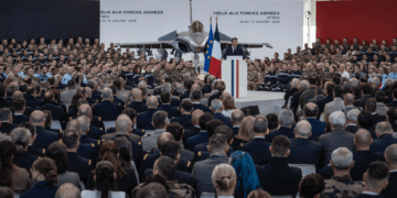 Emmanuel Macron à Istres pour les voeux aux Armées (Crédit : Armée de l'Air et de l'Espace)