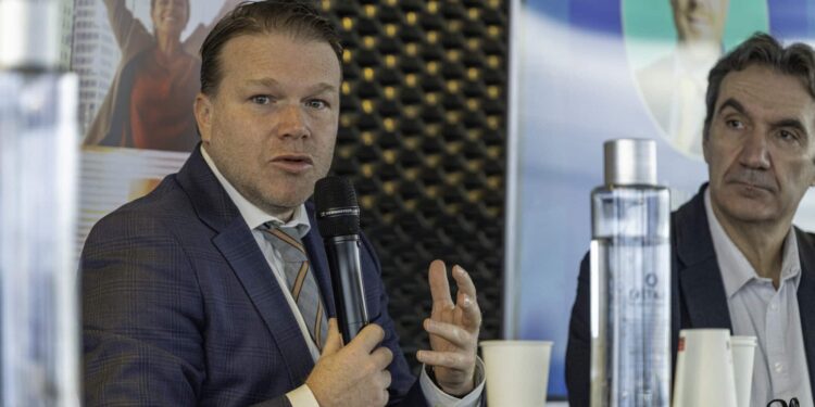 Mathieu Capuono - Crowe Ficorec