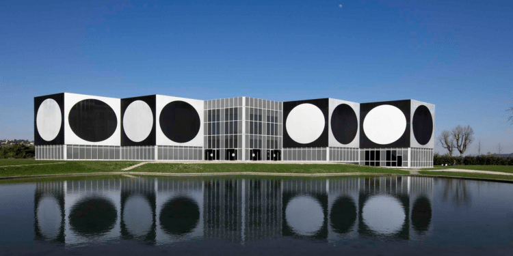 2026, année Vasarely : à Aix, la Fondation célèbre 50 ans d’utopie devenue réalité