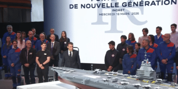Annonces sur le porte-avions nouvelle génération depuis le site de Naval Group à Nantes-Indret.