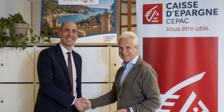 Jérémy Estrader de la Caisse d'épargne CEPAC et Philippe de Trémiolles, directeur général et Daf d’ECG (Crédit DR)