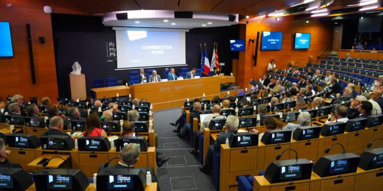 Conférence des maires de la Métropole Aix-Marseille Provence mercredi. 22 avril (Crédit : Mikaël Royon / MAMP)