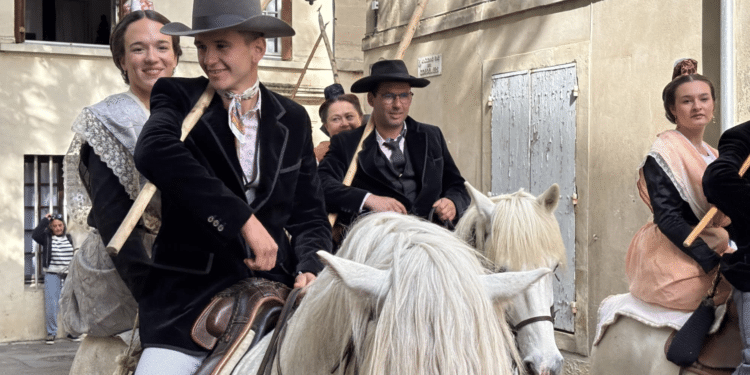Défilé des gardians le 1er mai à Arles