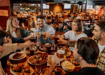 Après les boulangeries, le groupe Ange, ouvre « La Cage » une mega-brasserie sportive à Aix