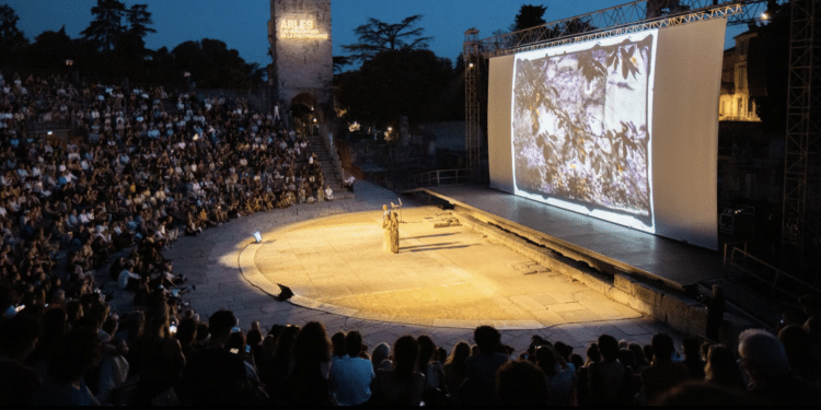 soirée des Rencontres d'Arles au théâtre antique