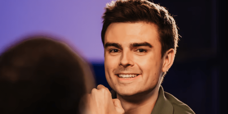 Hugo Travers, journaliste particulierement suivi chez les jeunes - Crédit : Erwann Tanguy