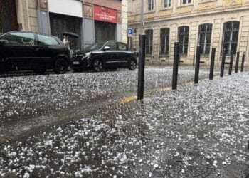 Pluie de grêlons à Marseille comme ici rue d'Arcole dans le 6e arrondissement (Crédit Gomet')
