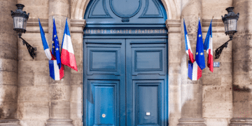 Porte du Sénat, que franchiront en septembre 8 députés des Bouches-du-Rhône